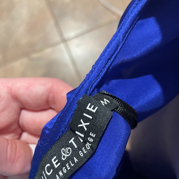 Alice & Trixie Ruffle Sleeve and Collar Blouse in Cobalt Blue Size M (NWT) - Picture 7 of 7